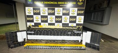 DOF apreende quase 500 celulares em compartimentos ocultos de carreta bitrem