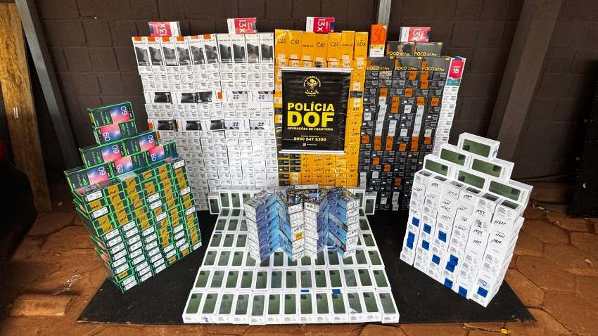 DOF apreende mais de 800 aparelhos de telefone celular que seguiam para São Paulo