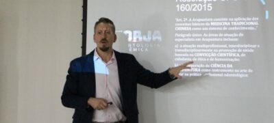 Especialista leva ozonioterapia à palestra durante Semana Acadêmica de Odontologia em Três Lagoas