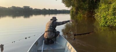 Operação da PMA no feriado prendeu oito pessoas e apreendeu armas e barcos irregulares