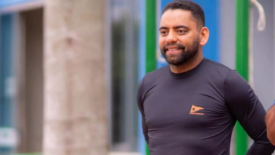 ‘Zelando pelo equilíbrio’: Prefeito proíbe cabelos malucos em escolas de Antônio João