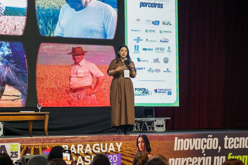 Camila Telles inspira o público no segundo dia da Ponta Agrotec 2025 com uma palestra sobre coragem, união e o futuro do agro