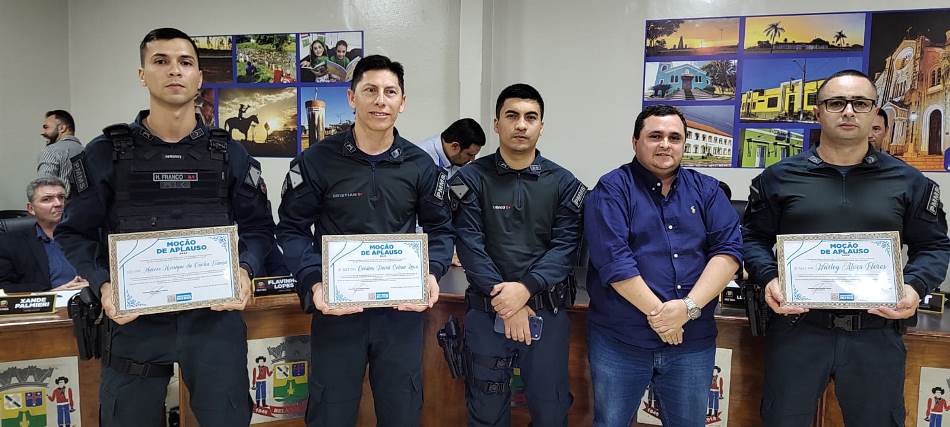 Vereador JT presta homenagem à Policiais Militares de Caracol