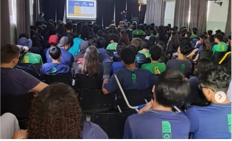 Policias Militares do 11º BPM ministram palestra sobre nova regra de circulação de bicicletas elétricas e ciclomotores