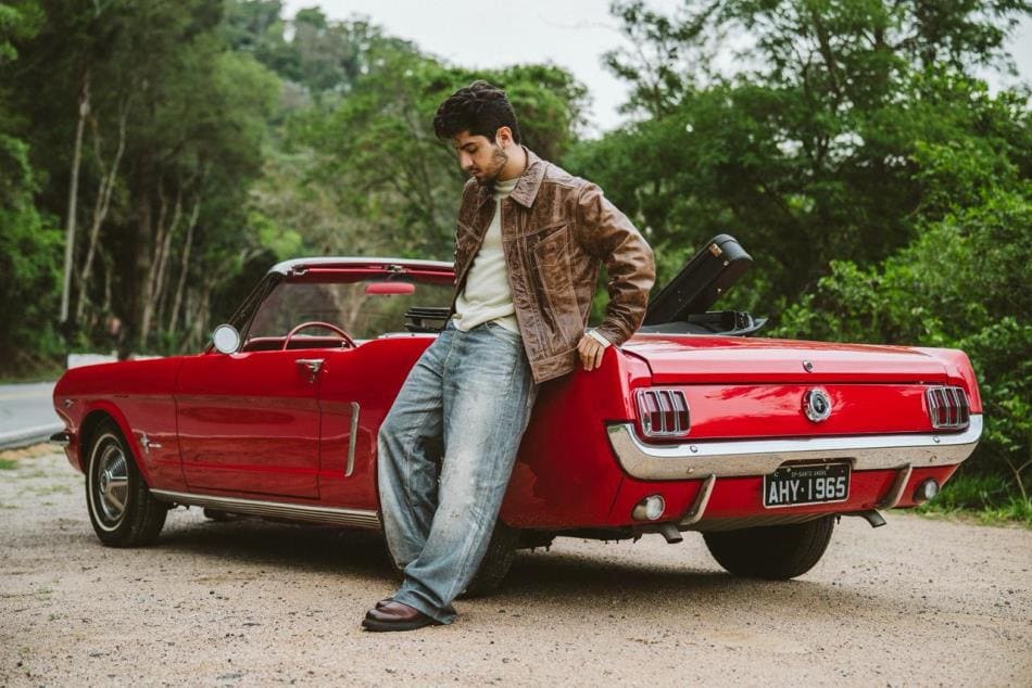 Hugo Henrique relança “Mala”, um dos maiores sucessos de sua carreira