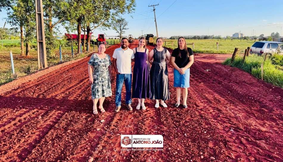 Primeira pavimentação rural da história de Antônio João avança e já transforma o Assentamento Bagagem