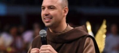 Frei Gilson ganha homenagem do deputado Zé Teixeira   V