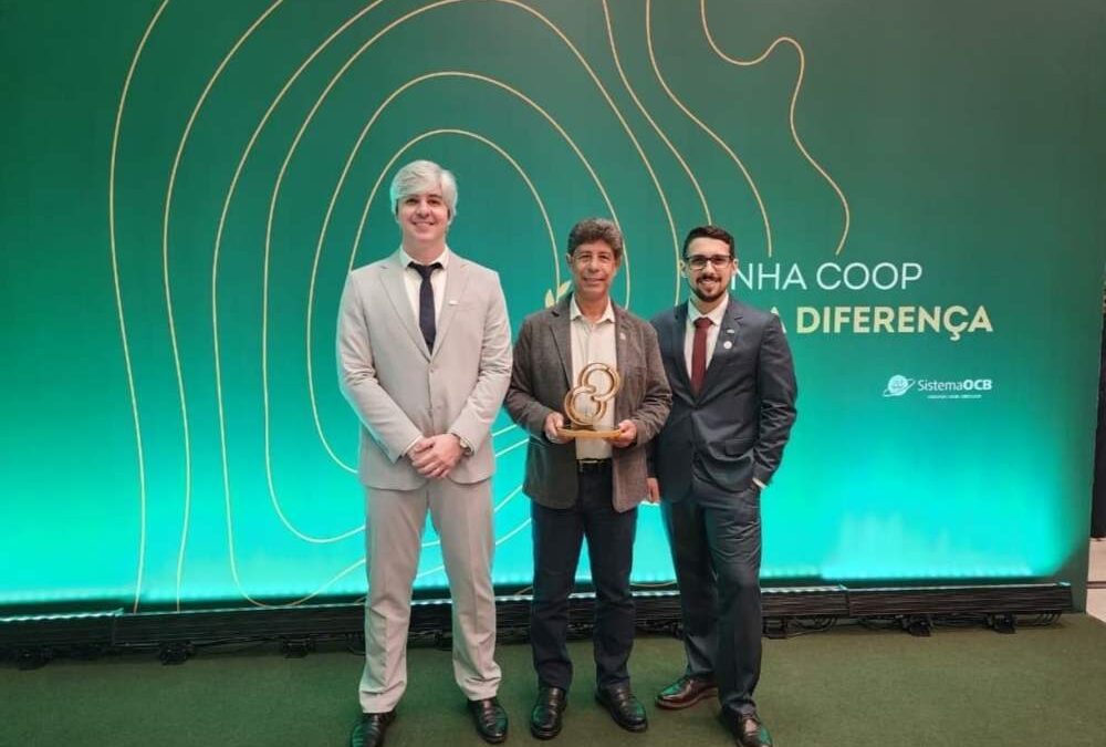 Sicredi Centro-Sul MS/BA recebe Reconhecimento Prata no Prêmio SomosCoop Excelência em Gestão 2025