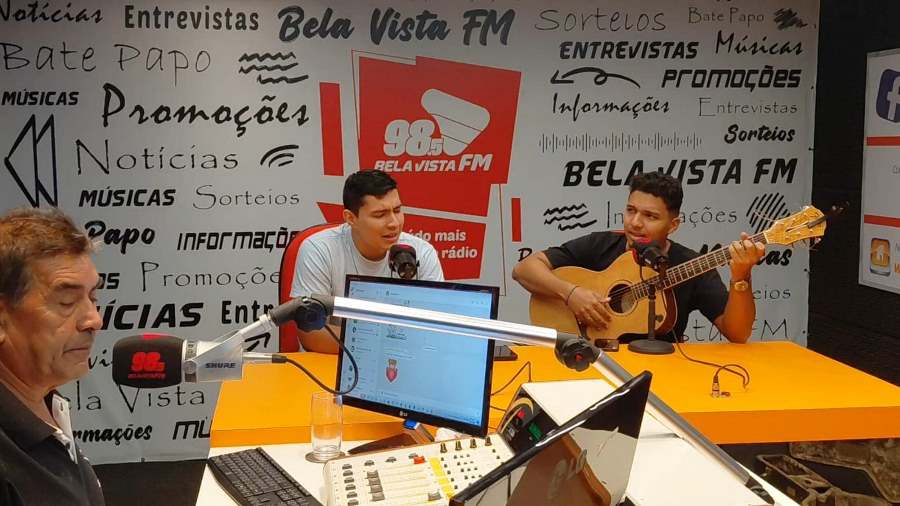 A dupla Higor e Lucena é entrevistado no Programa Edson Lacorte, na Rádio Bela Vista FM 98.5 MHz