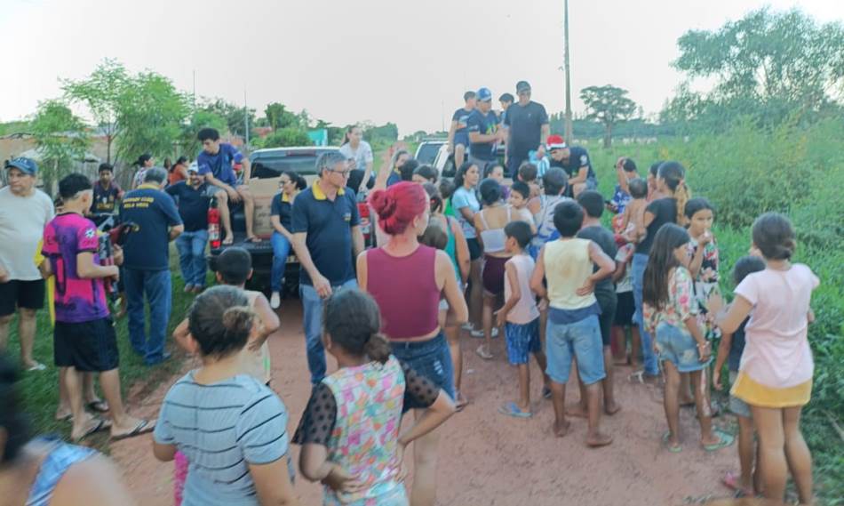 Solidariedade em ação: Rotary Club Bela Vista entrega brinquedos e panetones a famílias carentes