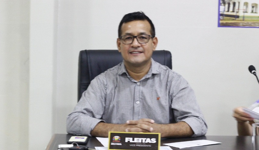 Vereador Fleitas pede cascalhamento no Assentamento Caracol e reforma da quadra sintética