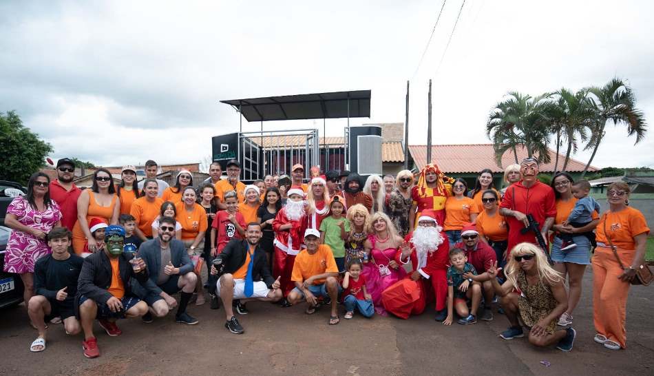 Vila Áurea em festa no Natal com o jogo “Saia X Paletó”