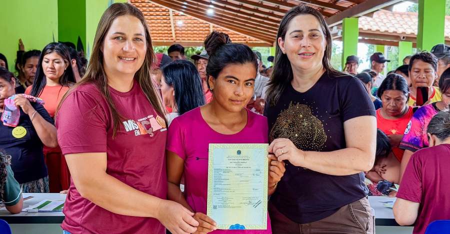 Prefeitura de Antônio João entrega documentos à comunidade indígena Nhanderu Marangatu