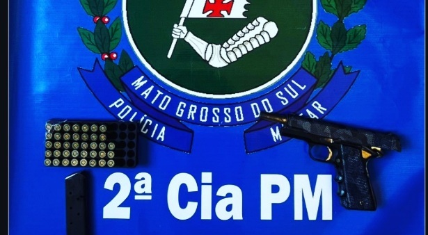 Policia Militar de Bela Vista apreende pistola em almofada durante fiscalização a ônibus da Cruzeiro do Sul 