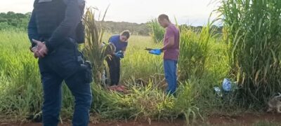 Mulher encontrada morta em matagal teria passado o dia bebendo com o marido, diz mãe da vítima