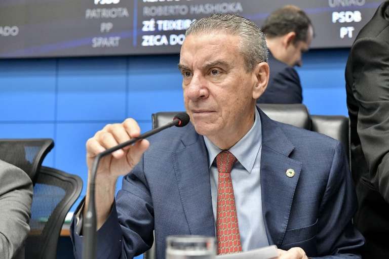 Projeto de Paulo Corrêa autoriza instalação em condomínios de estações para recarga de veículos elétricos