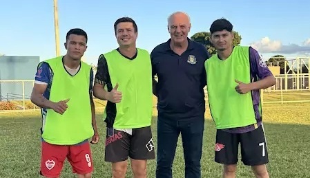 Prefeito Neco Pagliosa acompanha início dos preparativos do time de Caracol para a Copa Assomasul 2026