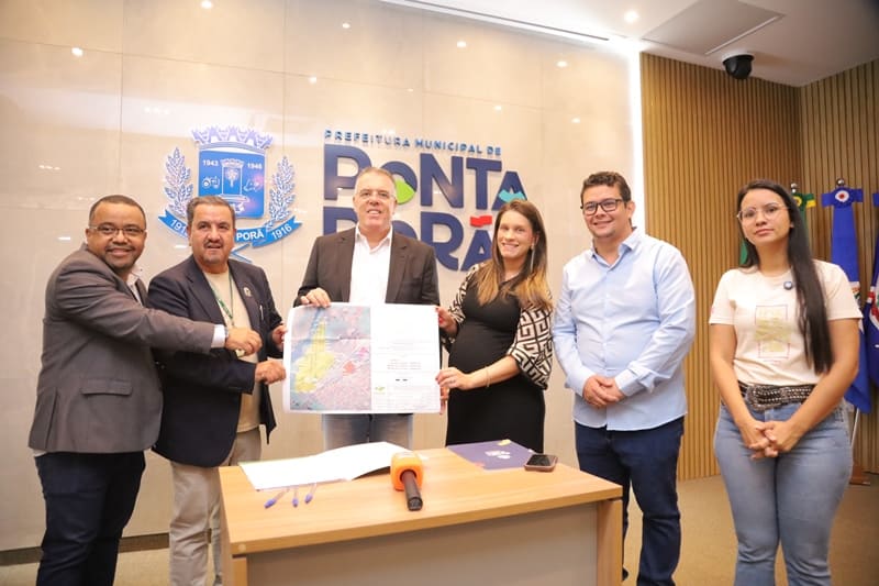 “Câmara tem participação” diz presidente Jelson Bernabé em ato de doação de área de Nova Itamarati