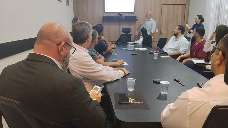 Câmara de Ponta Porã recebe diretores do Instituto “Mais Saúde”