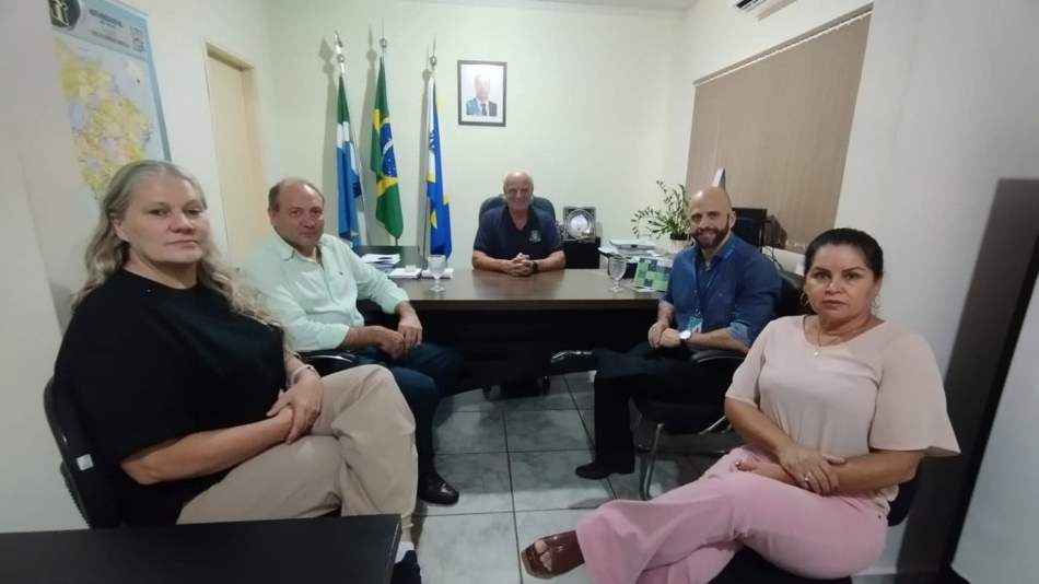 Gerentes da Caixa Econômica Federal de Jardim visitam Prefeitura de Caracol