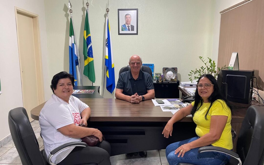 Prefeito Carlos Humberto Pagliosa recebe diretoria do SINTRAC de Caracol