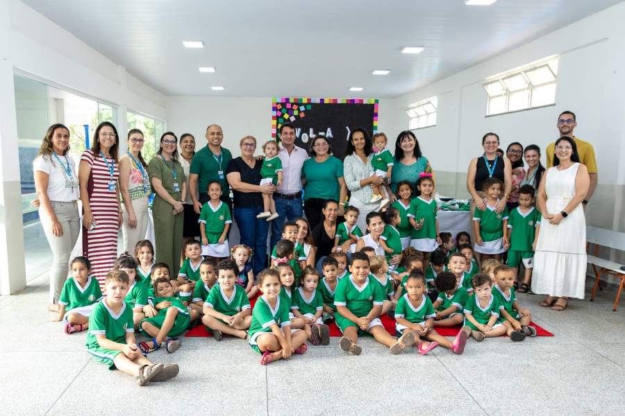 Em Naviraí, entrega de kits de materiais escolares marca o Início do ano letivo