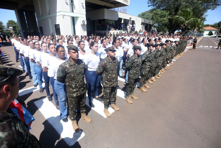 Pela 1ª vez na história, 108 mulheres ingressam como soldados nas Forças Armadas