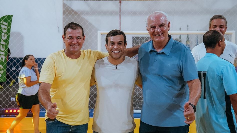 Beto Pereira comemora a reforma do Ginásio 1º de Maio em Caracol: “Isso aqui é gratificante”