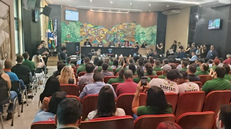 Com Plenário cheio, vereadores realizam sessão bastante movimentada