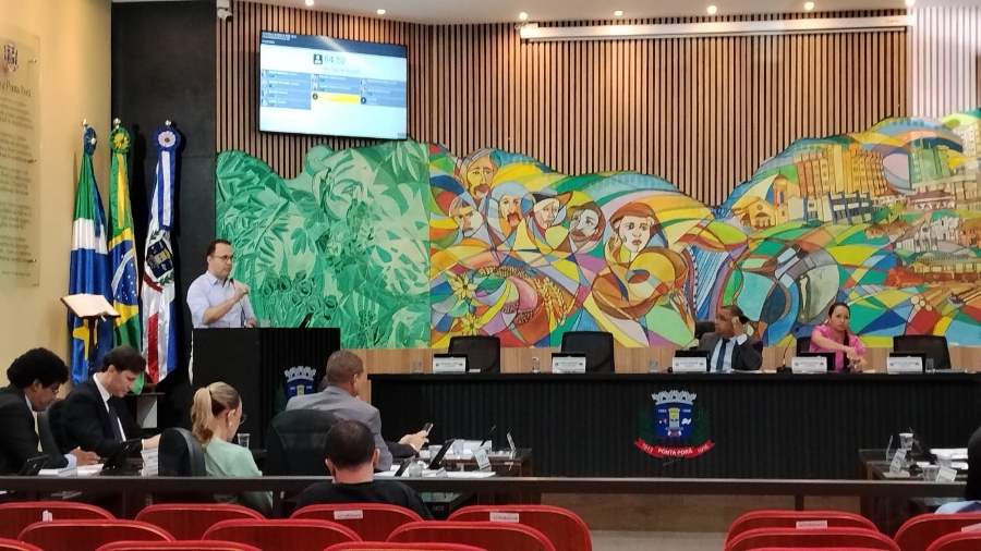 Secretário de Saúde usa Tribuna da Câmara de Ponta Porã e aborda agendamentos de consultas