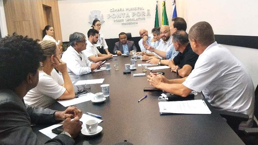 Vereadores de Ponta Porã cobram empresas por fiação solta e falhas no fornecimento de energia