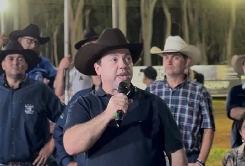 Em discurso firme, Rodolfo Nogueira levanta multidão ao homenagear Bolsonaro em Ponta Porã