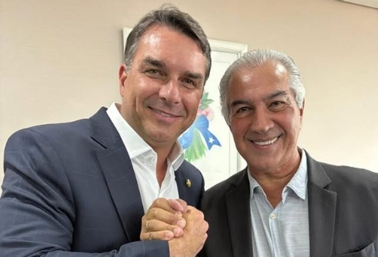 Flávio Bolsonaro participa da abertura da Expogrande nesta quinta-feira