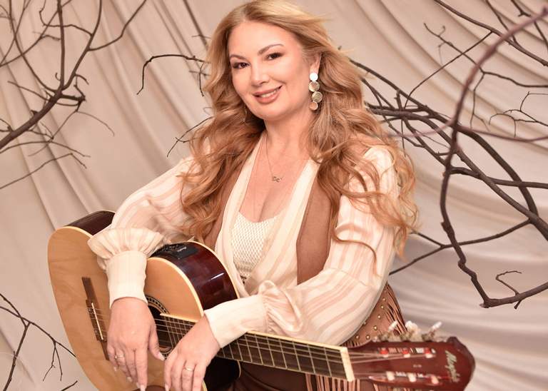 Bela Rabelo se apresenta nesta quinta-feira em Campo Grande com show “Minhas Raízes, Uma Essência”