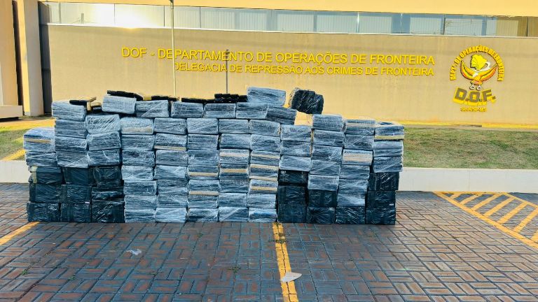 DOF apreende quase duas toneladas de maconha escondidas em carga de óleo de soja