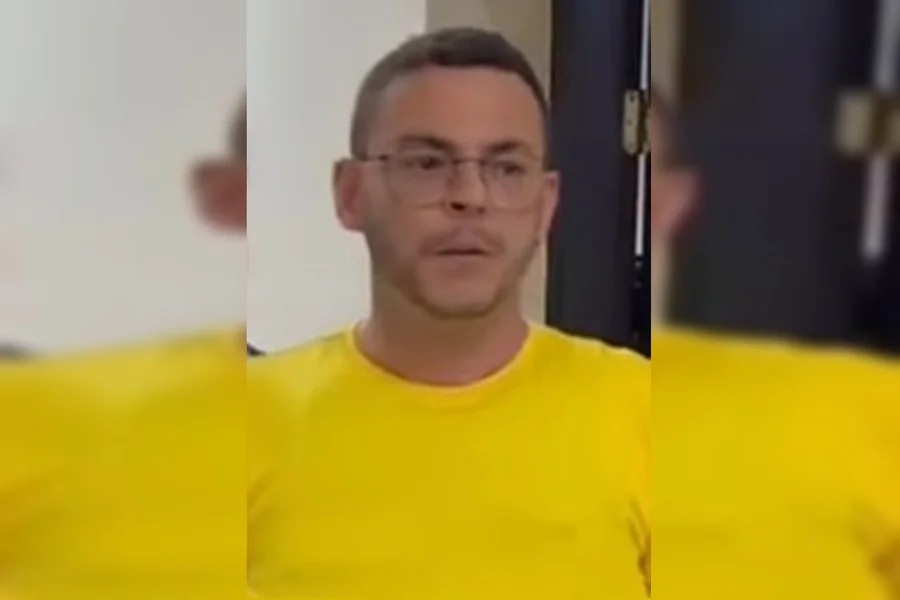 Blogueiro, líder em igreja, estupra jovem em cemitério e acaba preso