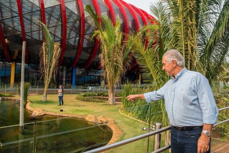 Para Reinaldo, 12 mil obras federais  paradas é desperdício inaceitável