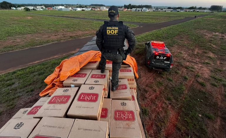 DOF apreende mais de 22 mil pacotes de cigarros contrabandeados em Mundo Novo