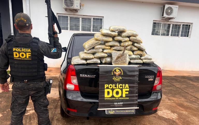 DOF prende homem com skunk escondido em compartimento oculto de veículo em Santa Rita do Pardo