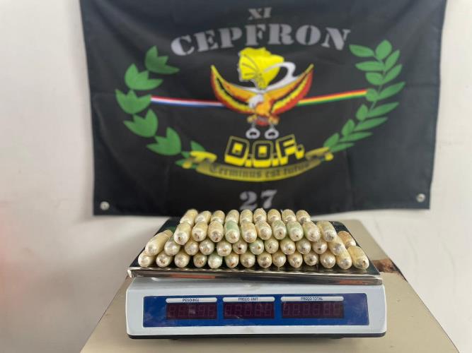 DOF prende homem com cápsulas de cocaína presas ao corpo em Corumbá