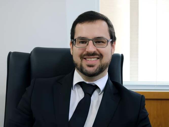Milei e os ataques à dignidade: Por  André Naves