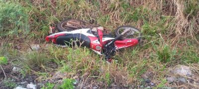 Motociclista sofre acidente próximo à rotatória no bairro Serradinho