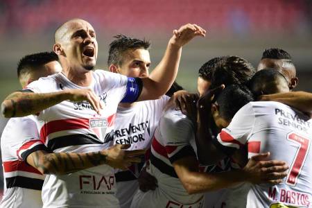 Kardec desencanta, Tricolor vence o Flu no Morumbi, mas Ganso preocupa