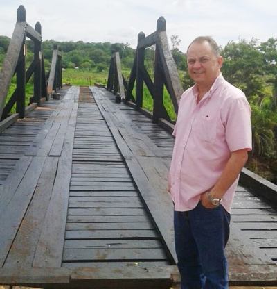 Prefeitura entrega Ponte Nova que liga Aldeia Piracua 