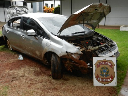 Condutor abandona carro com 880 quilos de maconha depois de capotagem