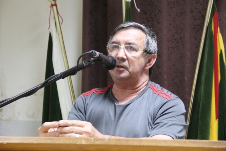 Ex-presidente do SIMTED Elder Basso recebe Moção de Aplausos da Câmara Municipal
