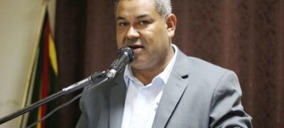 Hemersom Buiu solicita luminária, patrolamento e cascalhamento em bairros