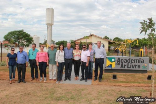 Prefeitura entrega academia ao ar livre no Estádio Arnet Vargas