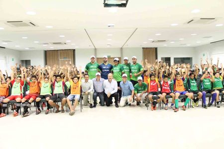 Alunos do Projeto de futebol recebem orientações financeiras no Sicredi