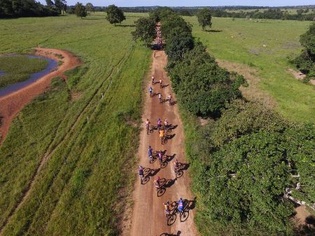 Percurso de 40 km atrai ciclistas até área de sítio arqueológico em Alcinópolis